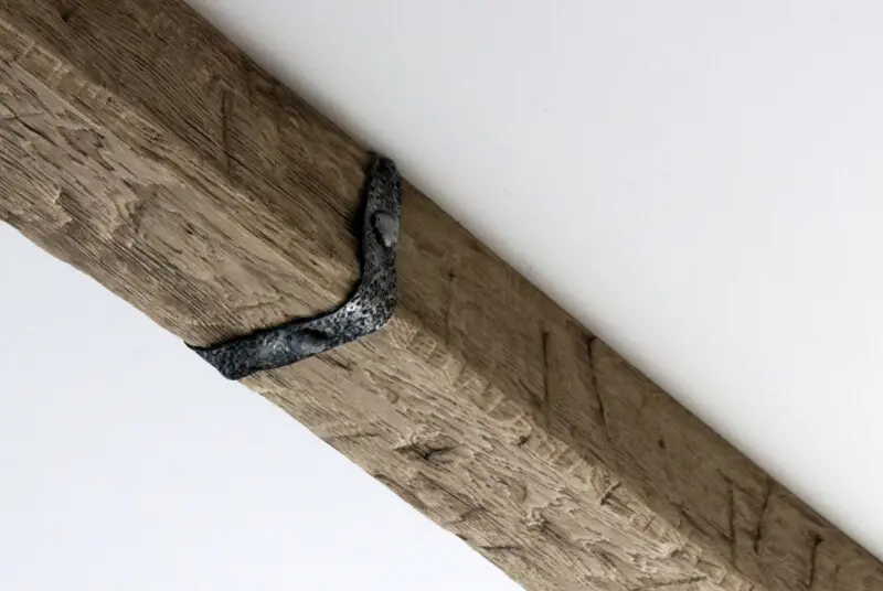 Декоративная балка из полиуретана.jpg Декоративная балка из полиуретана.jpg